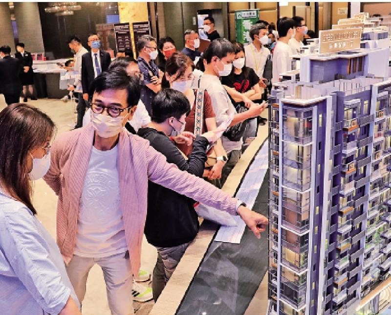 主楼布阵/楼市有望好转 明年料价量齐升美联物业住宅部行政总裁(港澳) 布少明(图1) 主楼布阵/楼市有望好转 明年料价量齐升美联物业住宅部行政总裁(港澳) 布少明(图1)